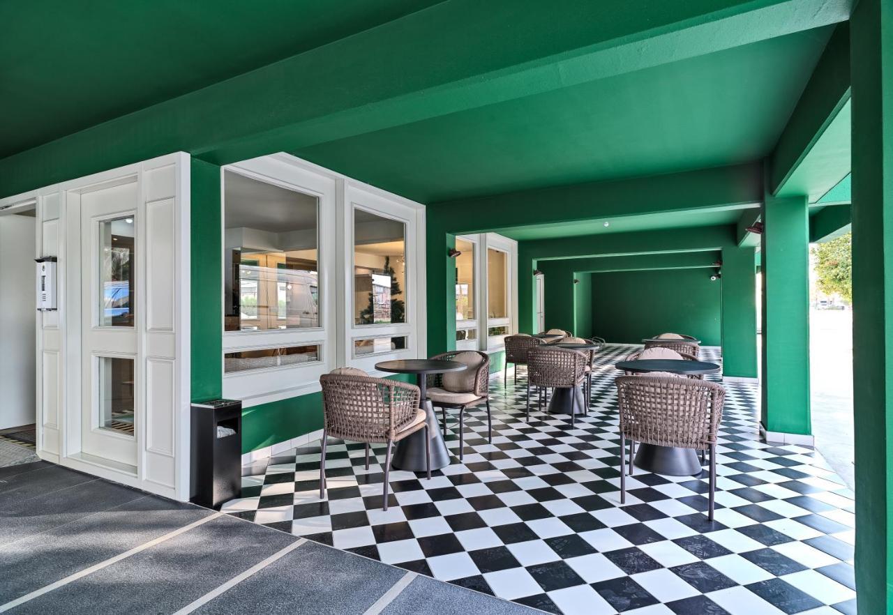 Liv The City Suites Adults Only Larnaca Luaran gambar